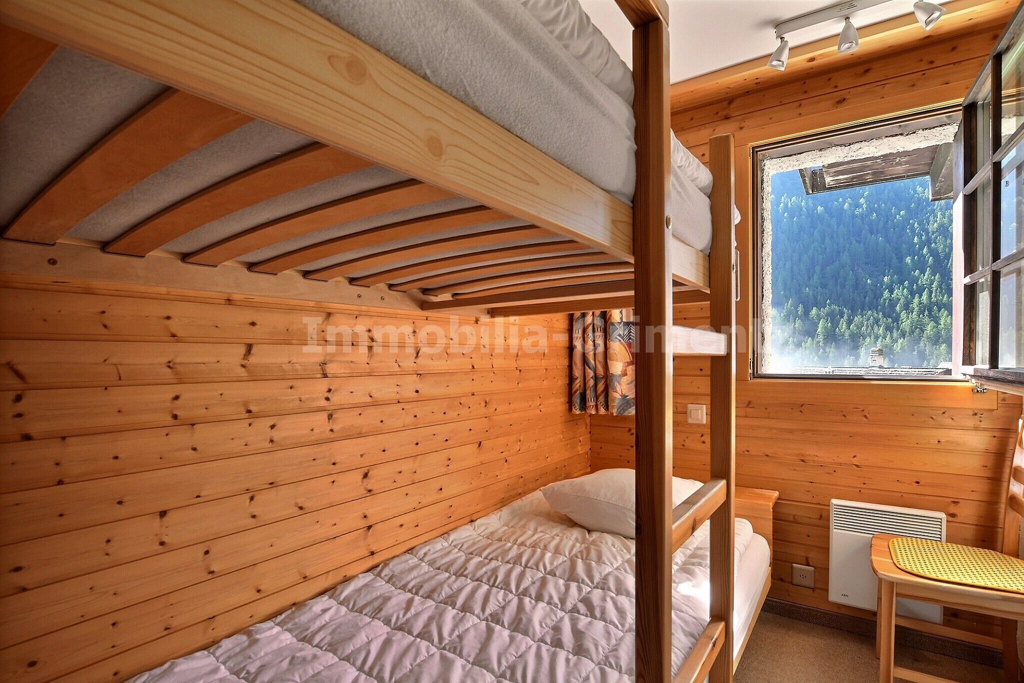 Appartement Confortable Sur 2 éTages Pour 6 à 8 Personnes, Salon Avec 1 Divan-lit Double, Coin Cuisi - Zinal