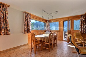 Dining - Comfortable flat on 2 levels for 6 to 8 people, living room with 1 double divan bed, kitchen area wi (Grimentz)