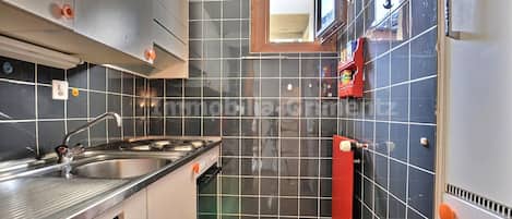 Kühlschrank, Ofen, Herdplatte, Geschirrspüler