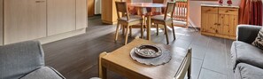 Dining - Comfortable flat on 2 levels for 4 to 6 people, living room, kitchen area with dishwasher, 1 double (Grimentz)