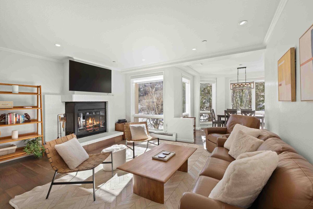 Deluxe Condo, 2 Bedrooms, Fireplace, Mountain View (Chamonix 30) | Living area | Flat-screen TV