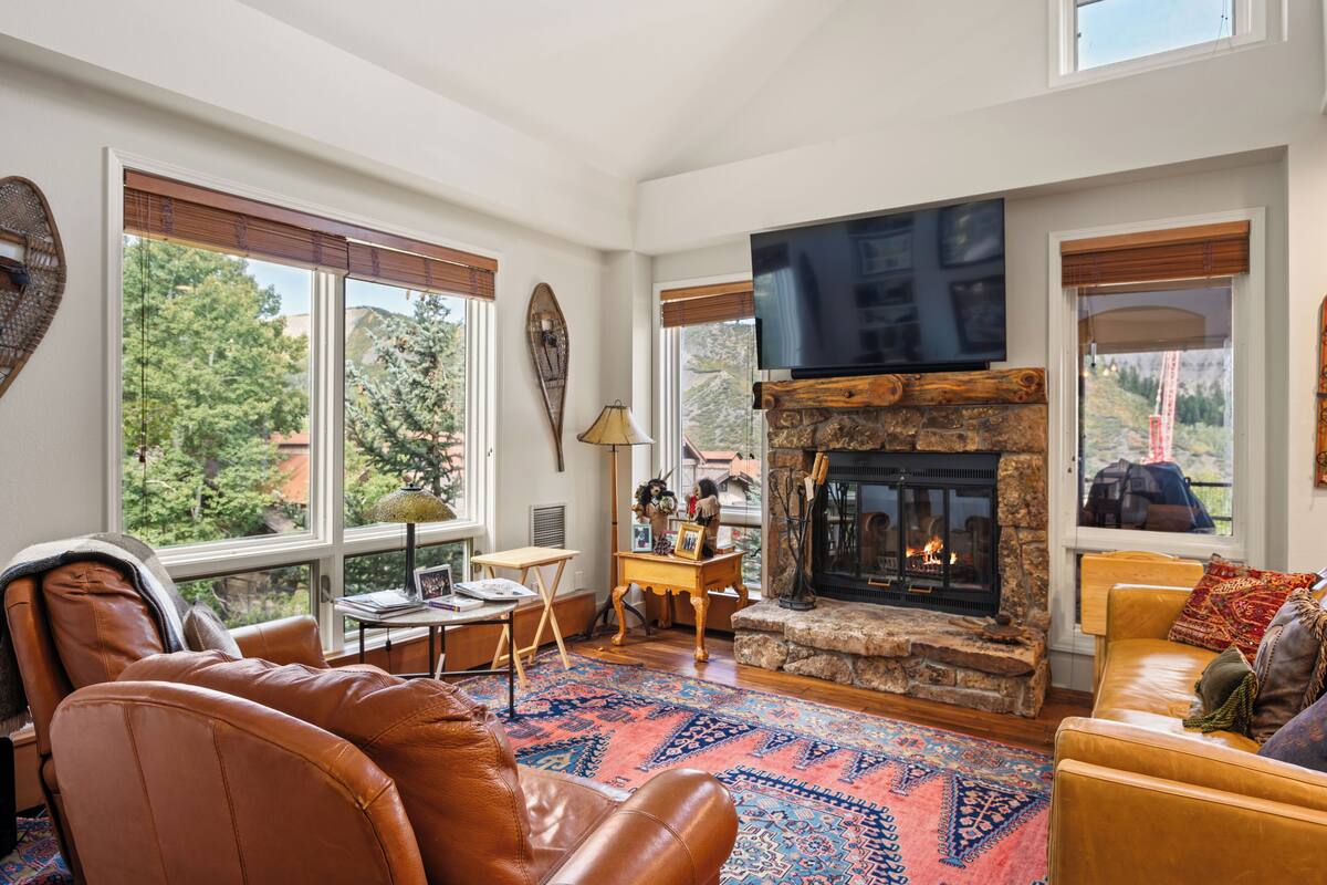 Deluxe Condo, 2 Bedrooms, Fireplace, Mountain View (Chamonix 47) | Living area | Flat-screen TV