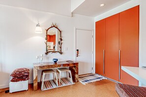 Interior - Unique stay a walk from the lifts with jetted tub, fireplace, & mountain views (Park City)