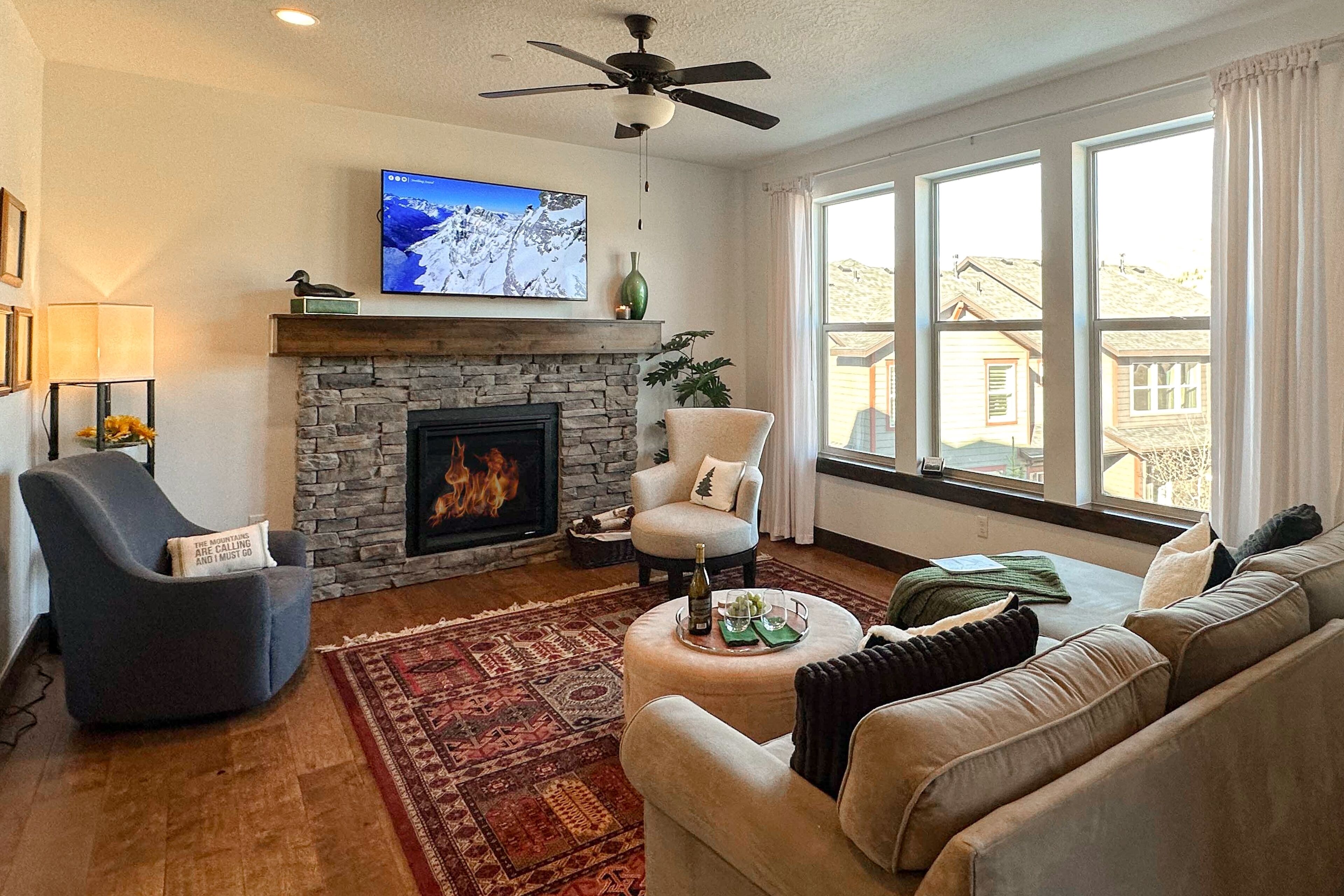Mountain townhome with fireplace near Park City, Deer Valley<br>& Jordanelle Marina