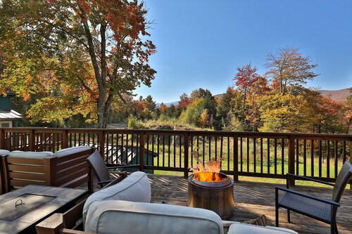 Winding Way Chalet: Large Family Ski Home with Amazing Amenities! Hot Tub.