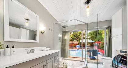 HeatedPool • Spa • BBQ • PoolTable • WiFi • NearBeach and DT • Fun