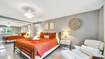 3 bedrooms, desk, iron/ironing board, travel crib