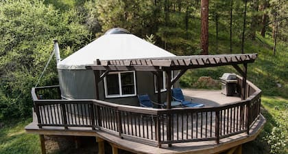 Secluded Off Grid Mountain Yurt with Power and Starlink