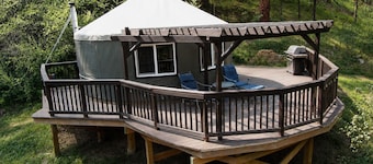Secluded Off Grid Mountain Yurt with Power and Starlink