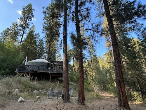 Secluded Off Grid Mountain Yurt with Power and Starlink
