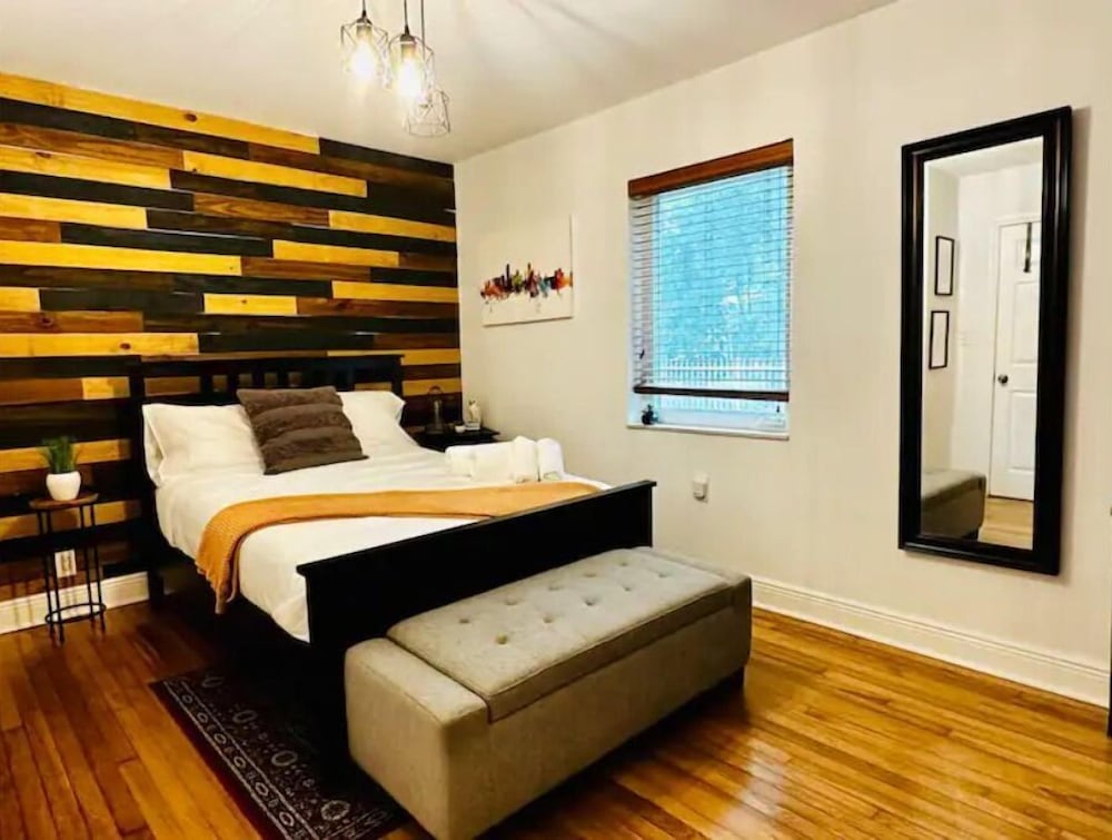 Gated Home Near Brickell - Sleeps 10! - Miami, FL