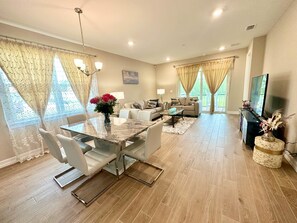 Interior - Tropical & Gorgeous Brand-New Villa in Naples! (Naples)