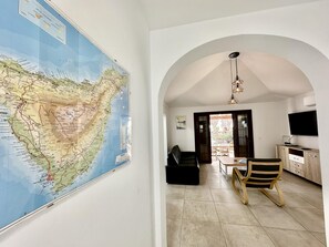 TV, fireplace, DVD player - Villa Primero, Golf del Sur (San Miguel de Abona)