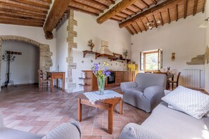 Basic Room | Living area - Podere Marcigliana  (Radicondoli)