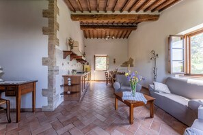 Habitación básica | Área de sala de estar