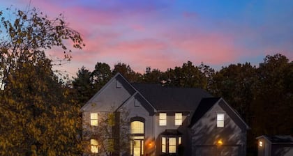 Sleeps 12 | Sauna+Bar+Basement Game Room+Fire Pits
