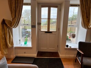 Living area - Stunning Self Contained 2 Bedroom Home Launceston (Launceston)