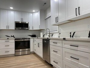 Private kitchen - Urban Minimalist Home
(Portland)