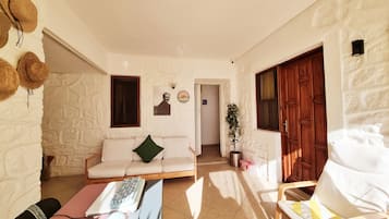 Ground Floor Room Without Window | 高級寢具、熨斗/熨衫板、免費 Wi-Fi、床單