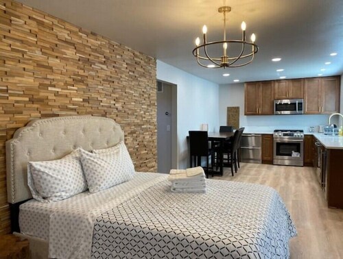 Prime Location Lodge
