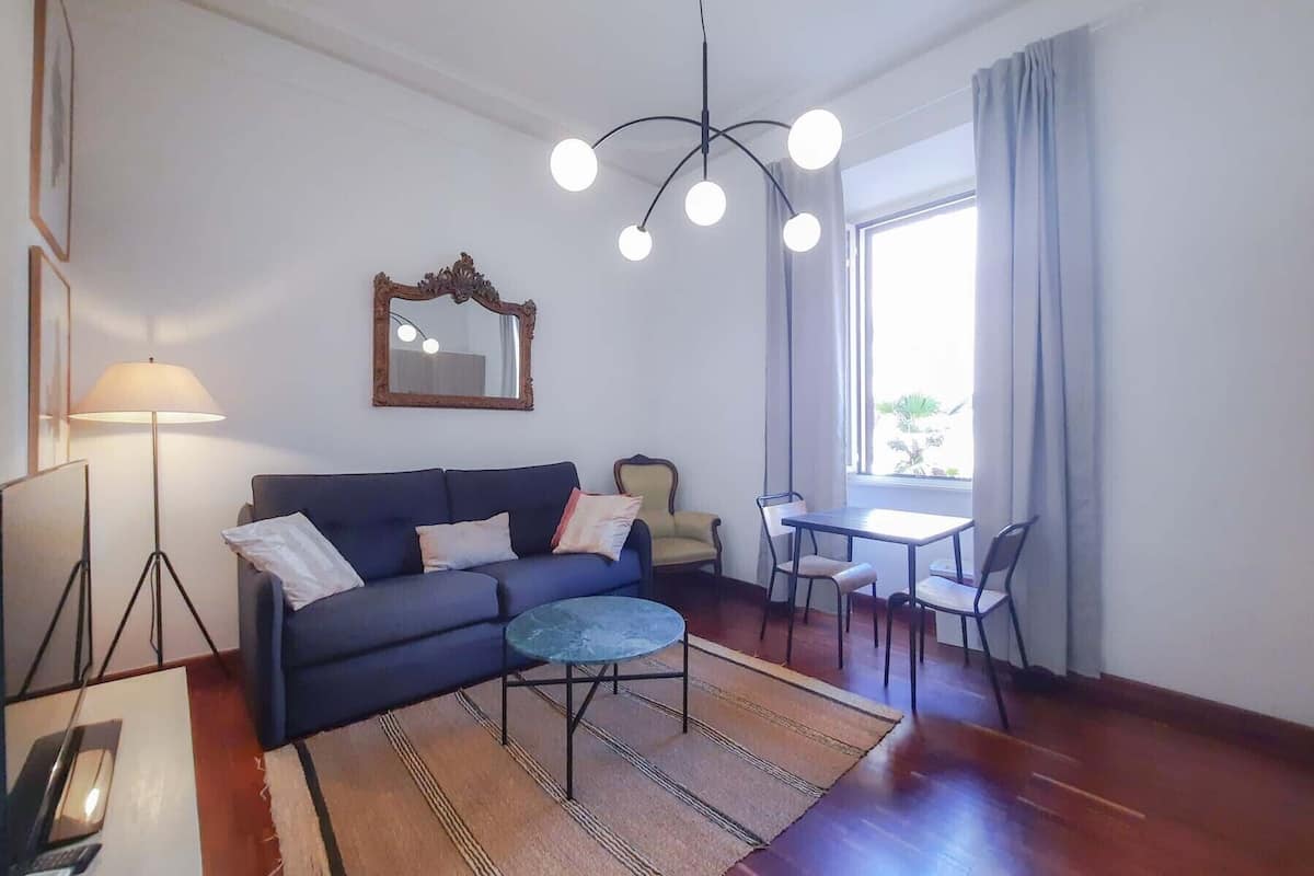 Klassiek appartement | Woonruimte | Flatscreentelevisie