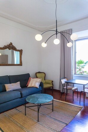 Classic-Apartment | Wohnbereich | Flachbildfernseher