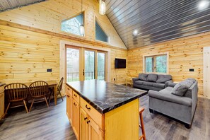 Interior - New dog-friendly cabin with river views, grill, modern interior, W/D, and AC (Tomahawk)