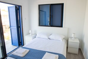 2 chambres, fer et planche à repasser, Wi-Fi gratuit, draps fournis