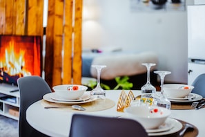 Classic Studio | In-room dining - Caribbean Homes By Edmor suites (Nairobi)