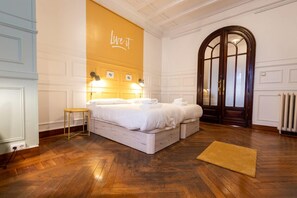 Doppelzimmer, 2 Einzelbetten, Gemeinschaftsbad | Daunenbettdecken, Schreibtisch, Bügeleisen/Bügelbrett, kostenloses WLAN