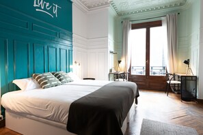 Down comforters, desk, iron/ironing board, free WiFi - Live It Gran Via (Madrid)