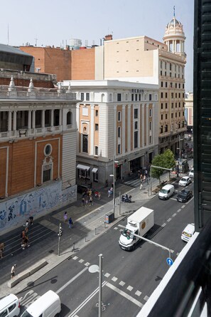 Double Room, 2 Single Beds, Shared Bathroom