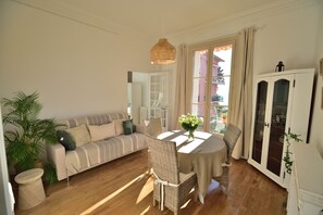 スマートテレビ、書庫