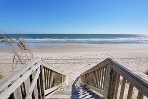 On the beach - Forget Me Knot - Oceanfront with Private Pool (North Topsail Beach)