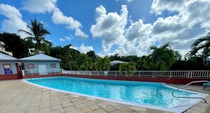 Utomhuspool