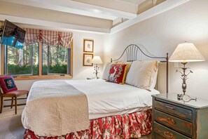 2 quartos, berço de viagem, Wi-Fi, roupa de cama