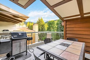 Outdoor dining - Lodge at Lionshead 404 (Vail)