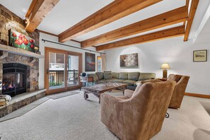 TV, fireplace - Lodge at Lionshead 160A (Vail)