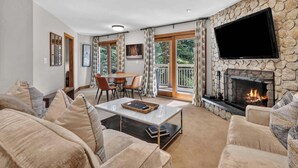 Living area - Lodge at Lionshead 210 (Vail)