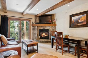 TV, fireplace - Lodge at Lionshead 230 (Vail)