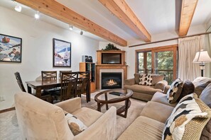 TV, fireplace - Lodge at Lionshead 240A (Vail)