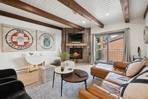 TV, fireplace - Lodge at Lionshead 260 (Vail)