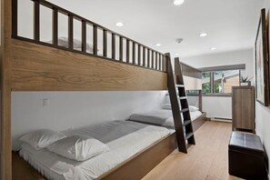 1 室のベッドルーム、アイロン / アイロン台、旅行用ベビーベッド、WiFi