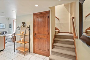 Interior - Lodge at Lionshead 310 (Vail)