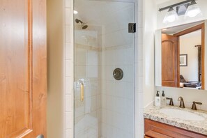 Hair dryer, towels - Lodge at Lionshead 310 (Vail)