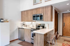 Microwave, oven, stovetop, coffee/tea maker