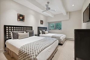 3 bedrooms, travel cot, WiFi, bed sheets