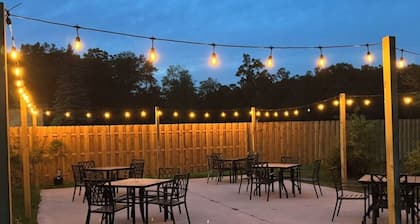 The Woods Suite #303 Free Arcade, Movie Theater, Patio Area, Playground and more