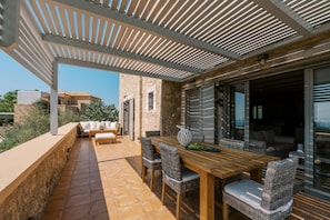 6 bedrooms - Riglia Villas. (West Mani)