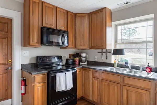 Een magnetron, een oven, een kookplaat